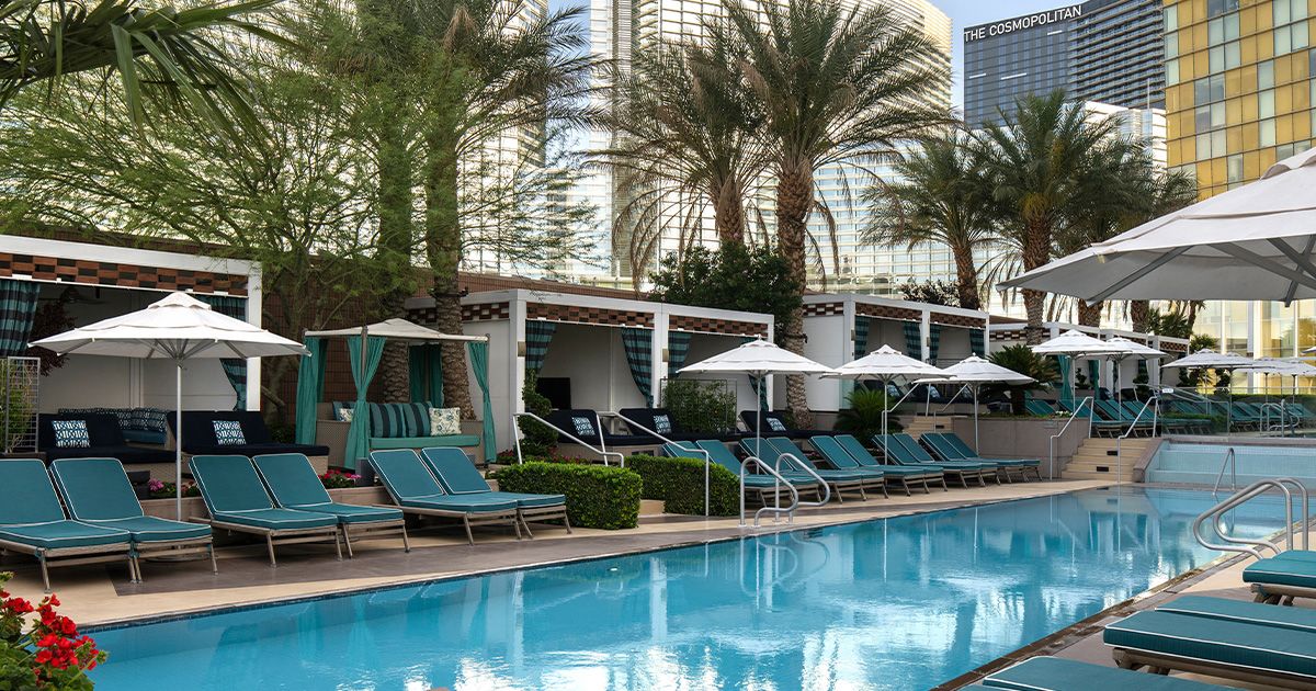 Best Las Vegas Hotel Pools 2023: Luxury & Entertainment!