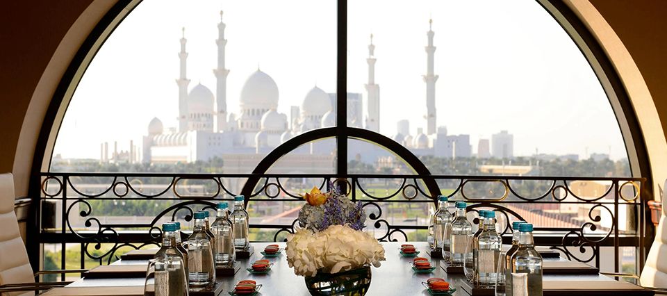 The Ritz-Carlton Abu Dhabi Grand Canal meeting room