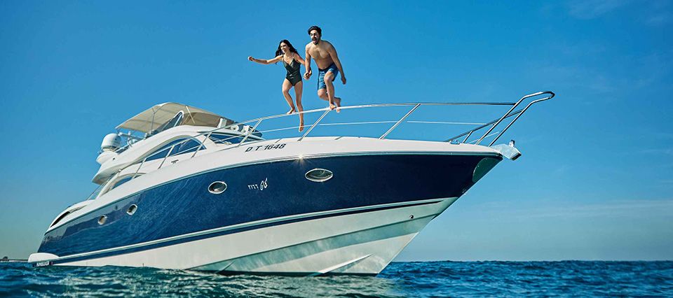 Private day yacht charter in Dubai