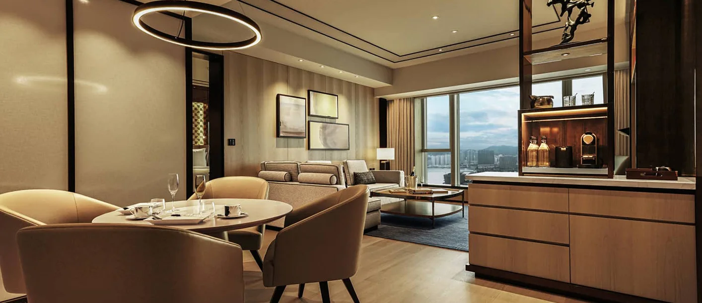 Luxury business travel to Hong Kong with corporate travel agency