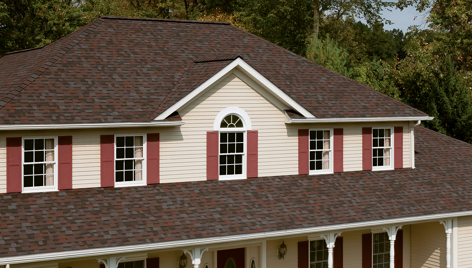 Roof Color Guide: Choose the Best Shingle Color, image size:1540x874