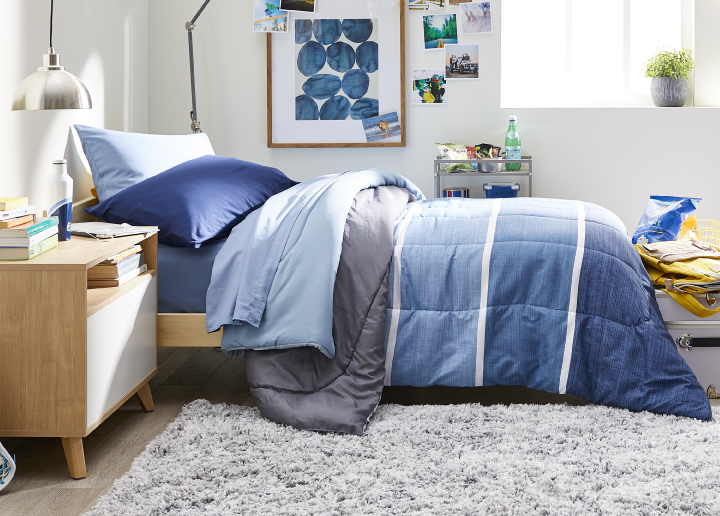 Blue dorm room bedding set