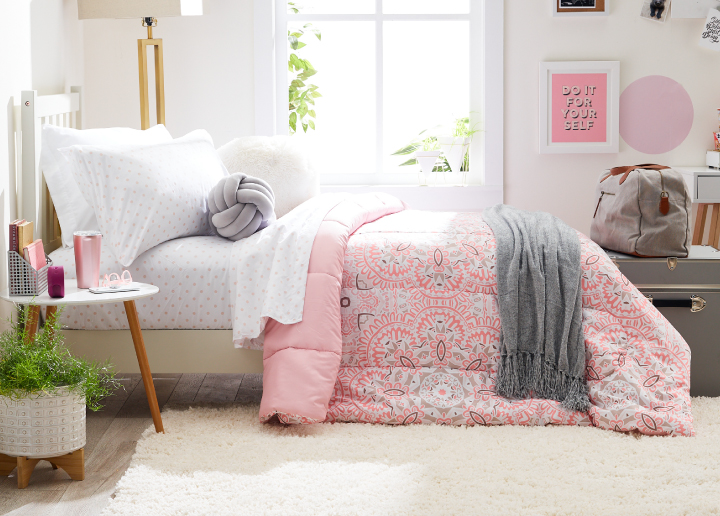 Blue dorm room bedding set