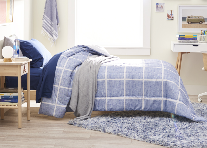 Blue dorm room bedding set