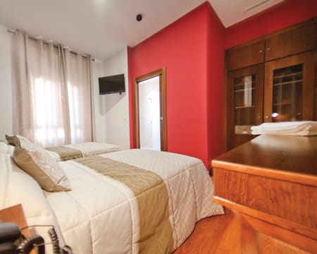Uma Noite Em Um Quarto Duplo Standard | Hotel Plaza Manjón