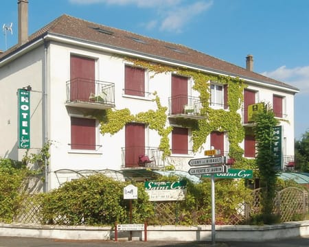 Hôtel Saint-Cyr** | Estadia de 1 Noite Hôtel Saint-Cyr** | Estadia de 1 Noite