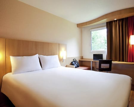 Uma Noite Em Quarto Duplo | Ibis Sisteron***