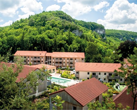 Résidence le Clos du Rocher*** | Estadia de 1 Noite