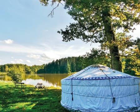 Uma Noite Em Uma Tenda Yurt | Domaine Du Balbuzard Uma Noite Em Uma Tenda Yurt | Domaine Du Balbuzard