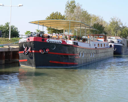 Uma Noite Em Uma Cabine Dupla Padrão | Péniche Farniente