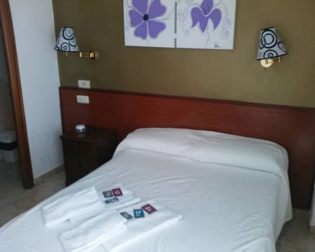 Duas Noites Em Um Quarto Duplo Standard | Hostal Jaime I Duas Noites Em Um Quarto Duplo Standard | Hostal Jaime I