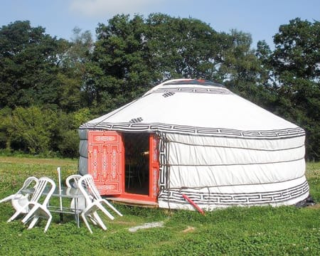 Uma Noite Em Uma Tenda Yurt | Éco-Domaine Le Bois Du Barde Uma Noite Em Uma Tenda Yurt | Éco-Domaine Le Bois Du Barde