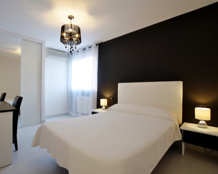 Hostal Mont Royal | Estadia de 1 Noite Hostal Mont Royal | Estadia de 1 Noite