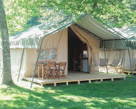 Uma Noite Em Uma Barraca Safari | Camping Des Eydoches Uma Noite Em Uma Barraca Safari | Camping Des Eydoches