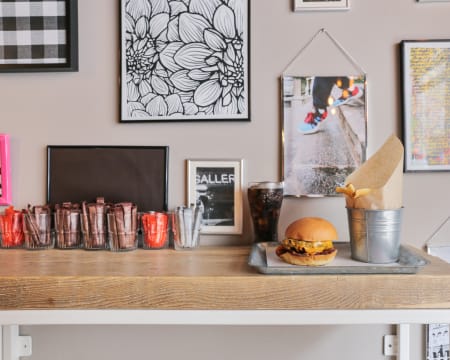 On The Pig's Back Eatery | Jantar para Dois On The Pig's Back Eatery | Jantar para Dois