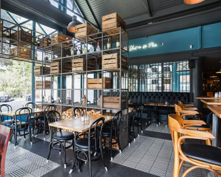 Molloys Bar and Grill | Jantar para Dois Molloys Bar and Grill | Jantar para Dois