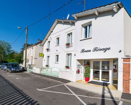 Hôtel Au Beau Rivage***