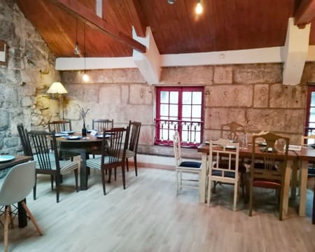 El Amante - Vigo | Ovos Mexidos com Fígado e Presunto, Cebola com Batata El Amante - Vigo | Ovos Mexidos com Fígado e Presunto, Cebola com Batata