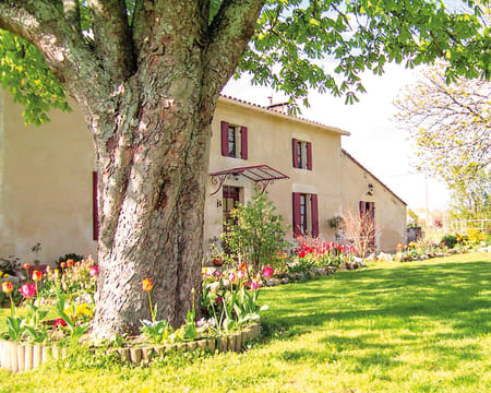 La Ferme aux Fleurs | Estadia de 1 Noite com Jantar La Ferme aux Fleurs | Estadia de 1 Noite com Jantar