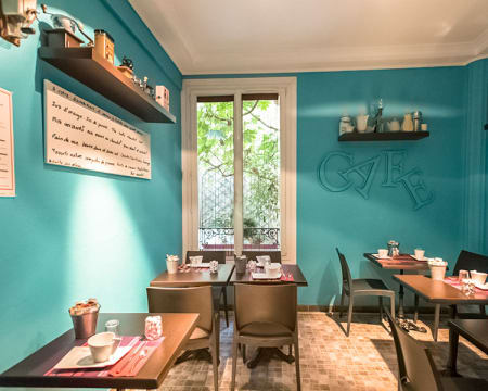 Hôtel Azur** Hôtel Azur**