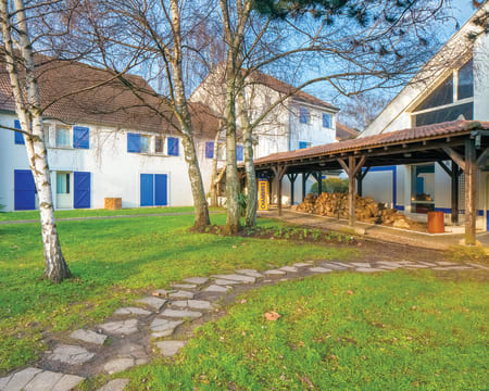Hôtel de Villeneuve La Garenne** | Estadia de 1 Noite Hôtel de Villeneuve La Garenne** | Estadia de 1 Noite