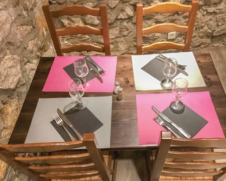 La Rôtisserie du Thiou | Jantar para Dois La Rôtisserie du Thiou | Jantar para Dois