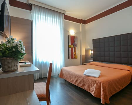 Uma Noite Em Um Quarto Duplo Standard | Hotel Italia***