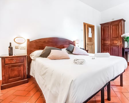Hotel Costantini** Hotel Costantini**