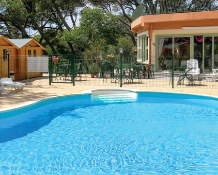 Hôtel les Rocailles** | Estadia de 1 Noite