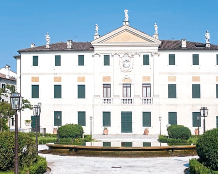 Uma Noite Em Um Quarto Duplo Standard | Hotel Villa Giulietta**** Uma Noite Em Um Quarto Duplo Standard | Hotel Villa Giulietta****
