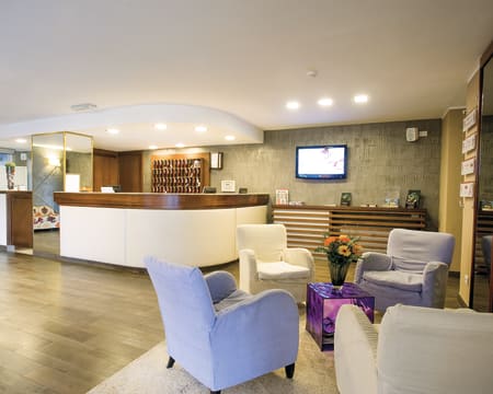 Regal Hotel & Apartments***