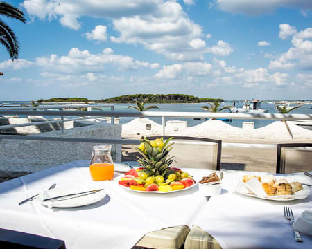 Isola lo Scoglio Hotel***