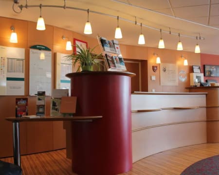 Hôtel Ibis Albert***