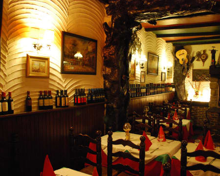 Entrada: Salada De Frutos Do Mar Ou Placa De Presunto De Parma |