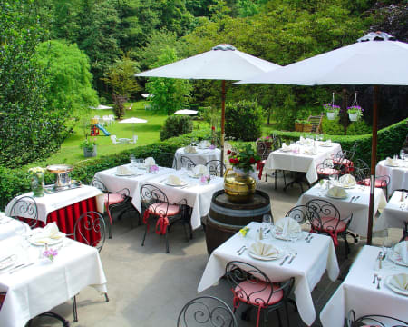 Uma Fórmula Surpresa De Dois Pratos: Uma Entrada E Um Prato Princ