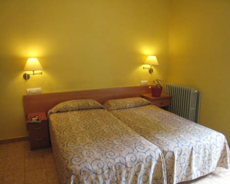 Uma Noite Em Um Quarto Standard | Hostal Rural Can Enric Uma Noite Em Um Quarto Standard | Hostal Rural Can Enric