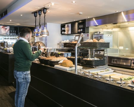 Crown Hotel Eindhoven Centre****