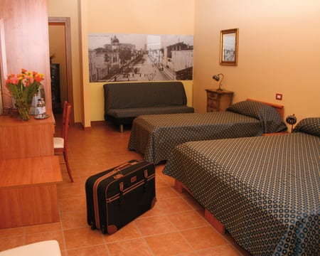 Uma Noite Em Um Quarto Duplo Standard | Albergo Corte Antica** Uma Noite Em Um Quarto Duplo Standard | Albergo Corte Antica**