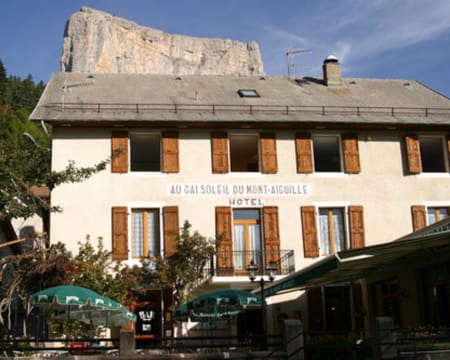 Au Gai Soleil du Mont-Aiguille** Au Gai Soleil du Mont-Aiguille**