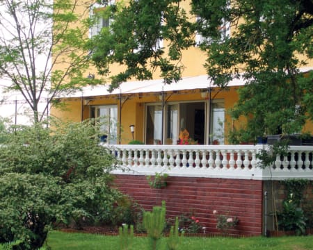 Uma Noite Em Um Quarto Duplo Charming | La Maison Jaune