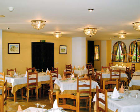 Hotel Rural Zuhayra** Hotel Rural Zuhayra**