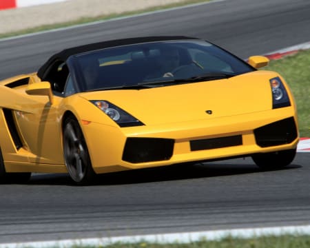 Dirigir uma Ferrari e um lamborghini em Chiva