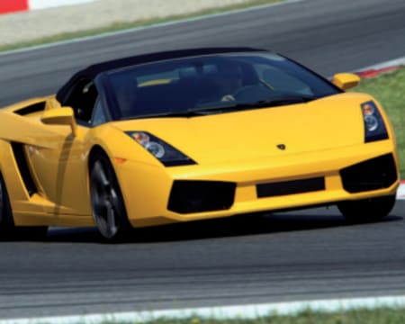 Dirija uma Ferrari F430 F1 ou um Lamborghini Gallardo em Kotarr e Road