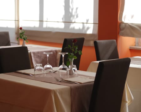 Uma Noite Em Um Quarto Duplo Standard | Hotel Cavalieri Del Tau** Uma Noite Em Um Quarto Duplo Standard | Hotel Cavalieri Del Tau**