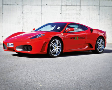 Dirija uma Ferrari F430 em Kotarr Dirija uma Ferrari F430 em Kotarr