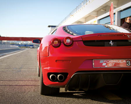 Dirija uma Ferrari F430 F1 em Brunete Dirija uma Ferrari F430 F1 em Brunete