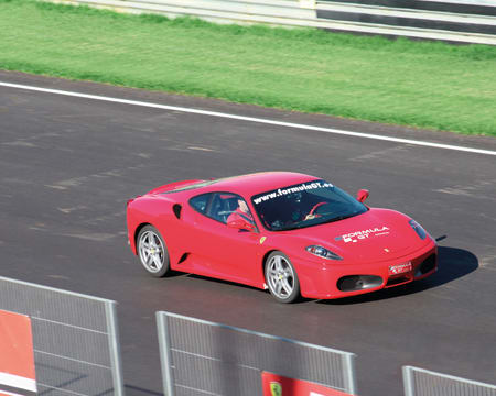 Gidatu Ferrari Edo Lamborghini Bat Eta Drift Ikastaroa Porsche Batekin Gidatu Ferrari Edo Lamborghini Bat Eta Drift Ikastaroa Porsche Batekin