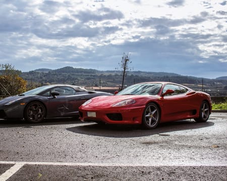 Dirija uma Ferrari, Lamborghini e Porsche no circuito Dirija uma Ferrari, Lamborghini e Porsche no circuito
