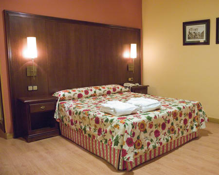 Uma Noite Em Um Quarto Duplo Standard | Gran Hotel Spa*** Uma Noite Em Um Quarto Duplo Standard | Gran Hotel Spa***