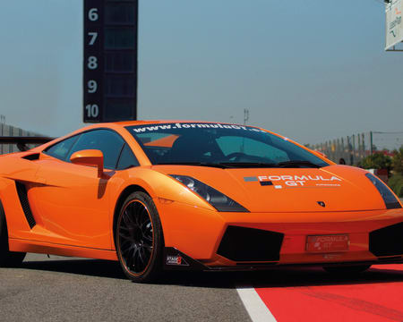 Dirigir um lamborghini por estrada Dirigir um lamborghini por estrada